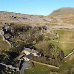 Crina Bottom - Offgrid Mountain Escape In The Yorkshire Dales National Park * Ingleton (North Yorkshire)